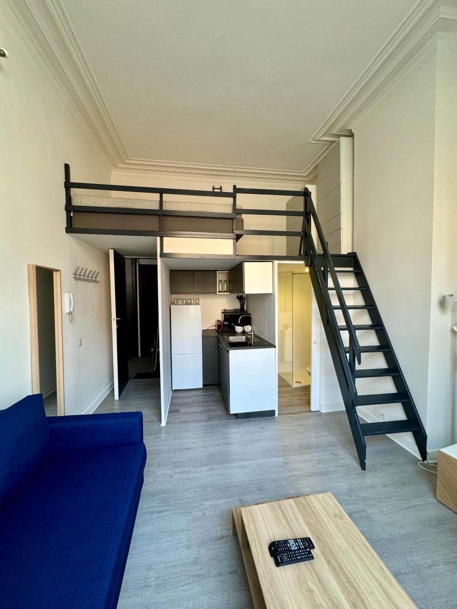 Studio Avec Chambre En Mezzanine Brussel Bagian luar foto